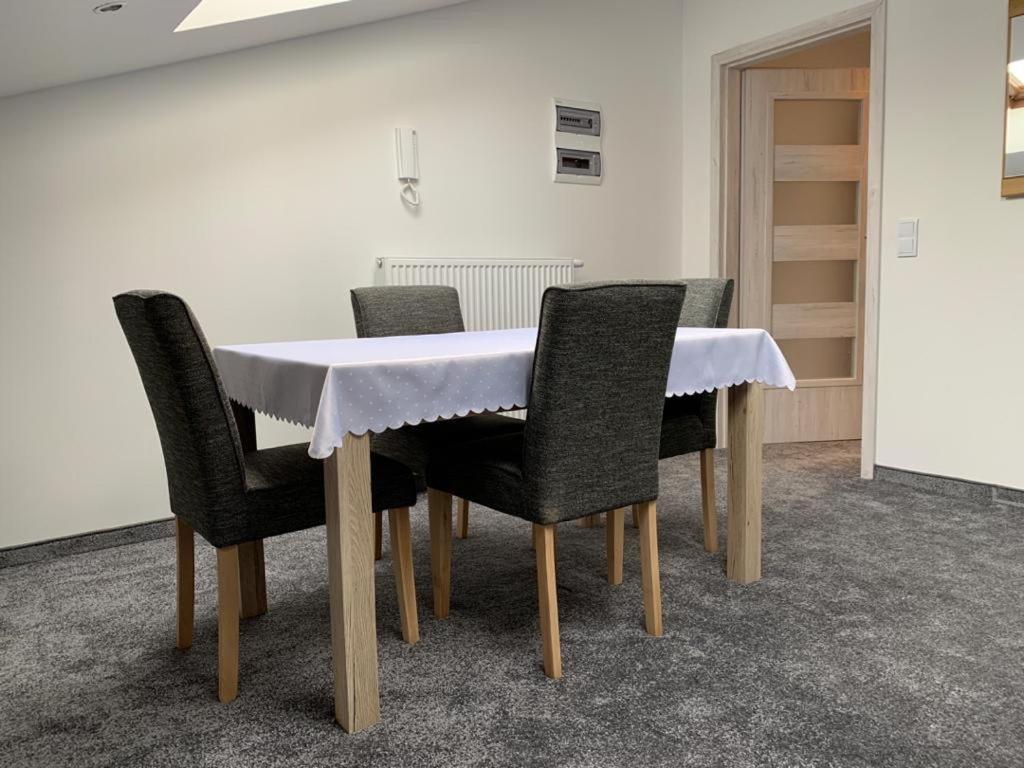 Look Of Dreams - Apartamenty Sloneczny I Ksiezycowy Bedzin Luaran gambar
